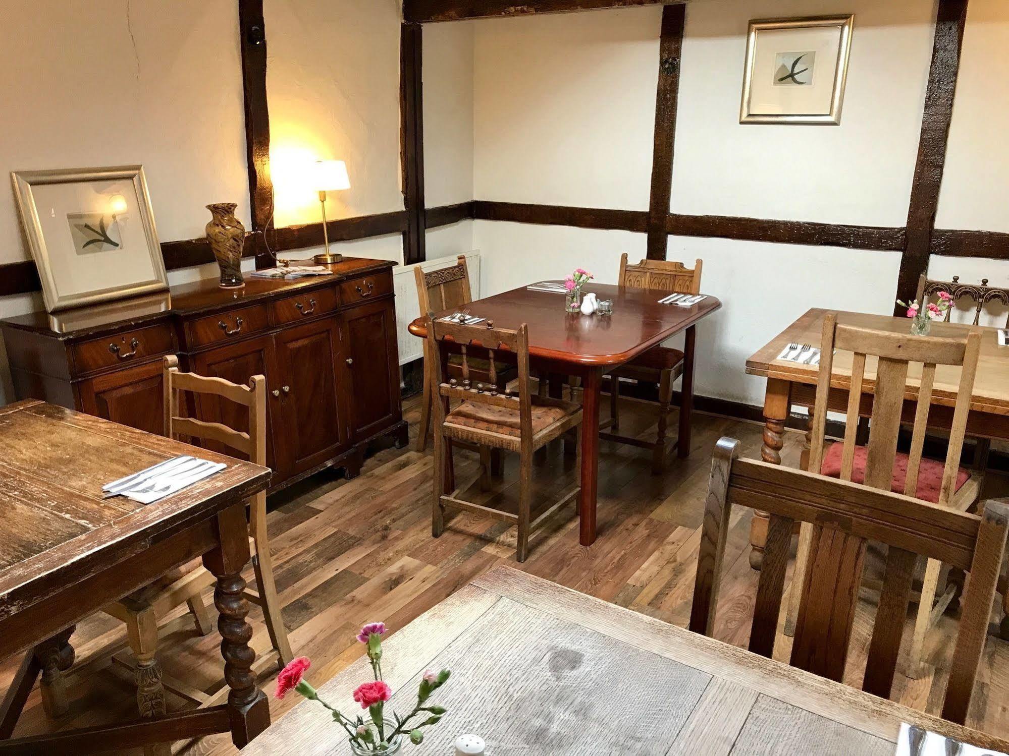The New Court Inn 우스크 외부 사진